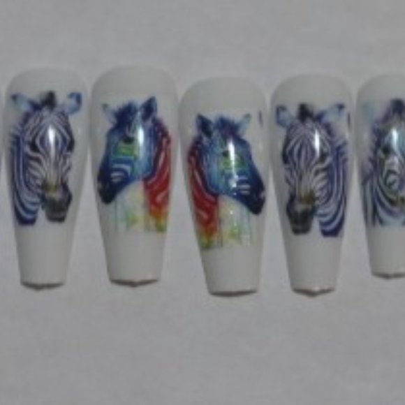 Zebras and hearts- press on nail set - Picture 5 of 7